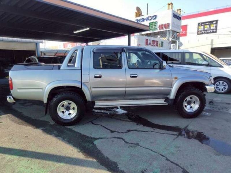 HILUX