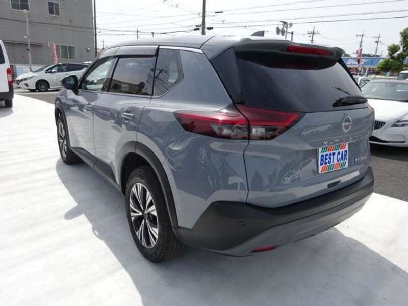 X-TRAIL