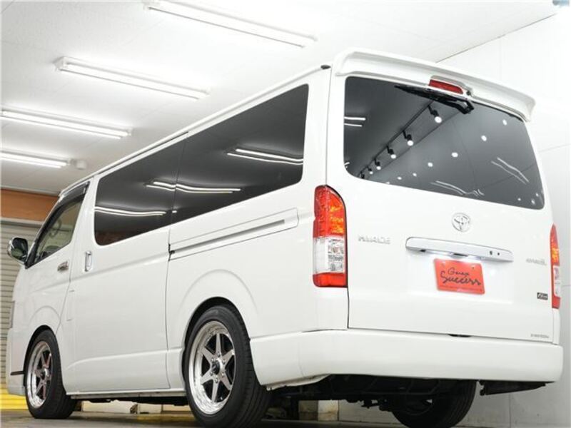 HIACE VAN