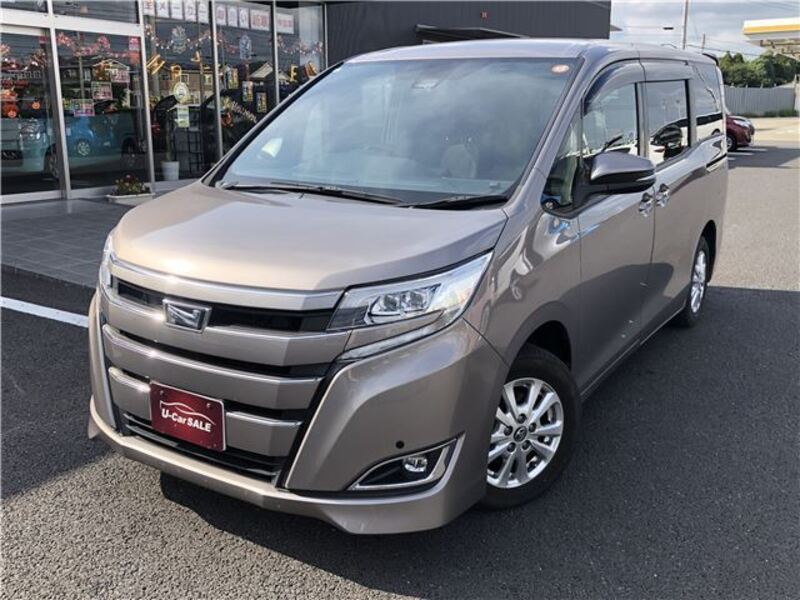 TOYOTA NOAH