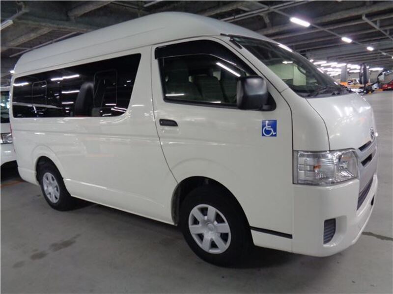 TOYOTA HIACE VAN