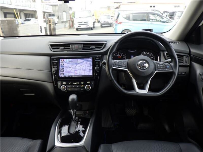 X-TRAIL