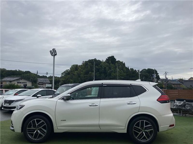 X-TRAIL