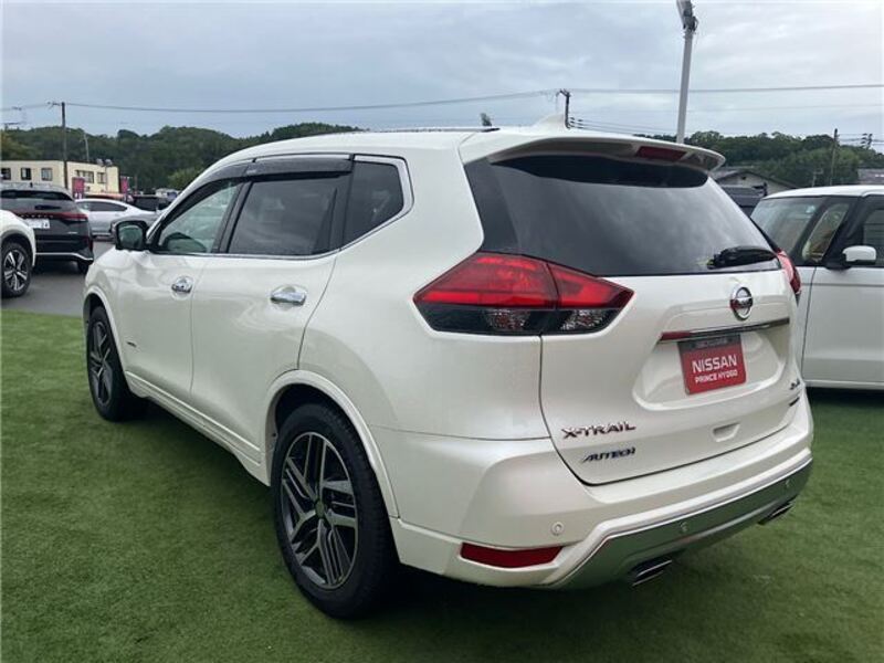 X-TRAIL