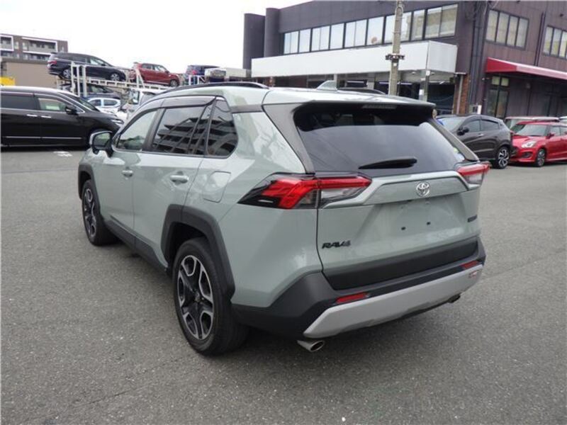 RAV4