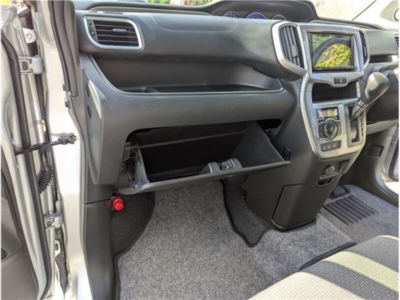 DELICA D2