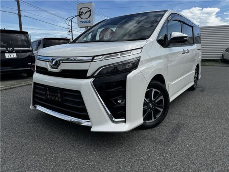 TOYOTA VOXY