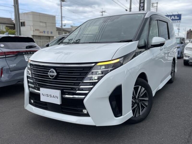 NISSAN SERENA