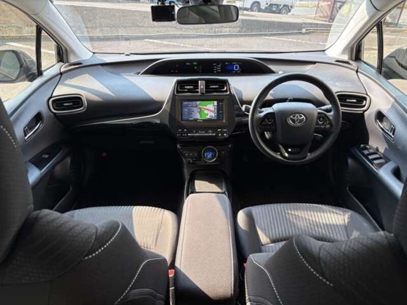 PRIUS PHV