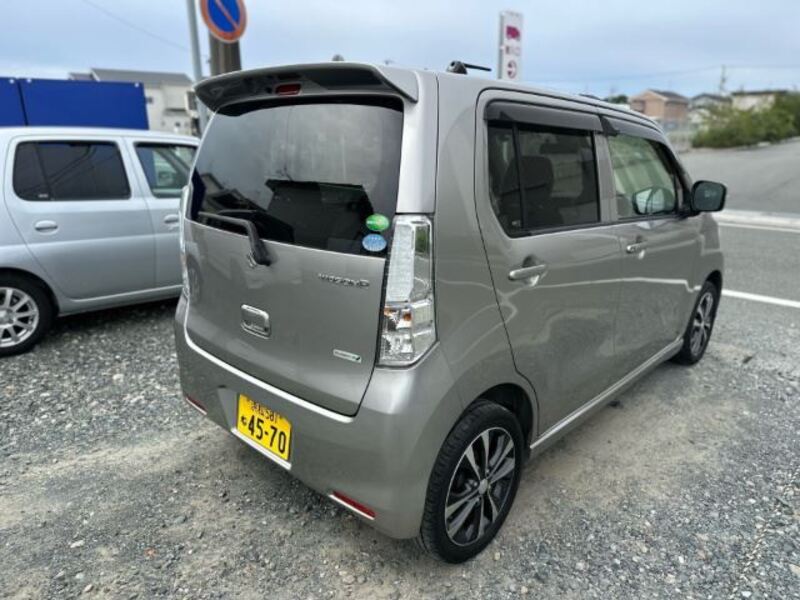 WAGON R