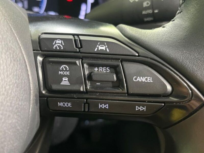 YARIS CROSS