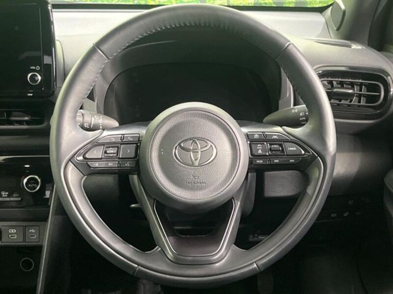 YARIS CROSS