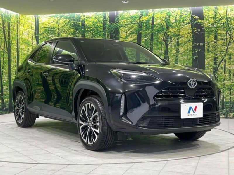 YARIS CROSS