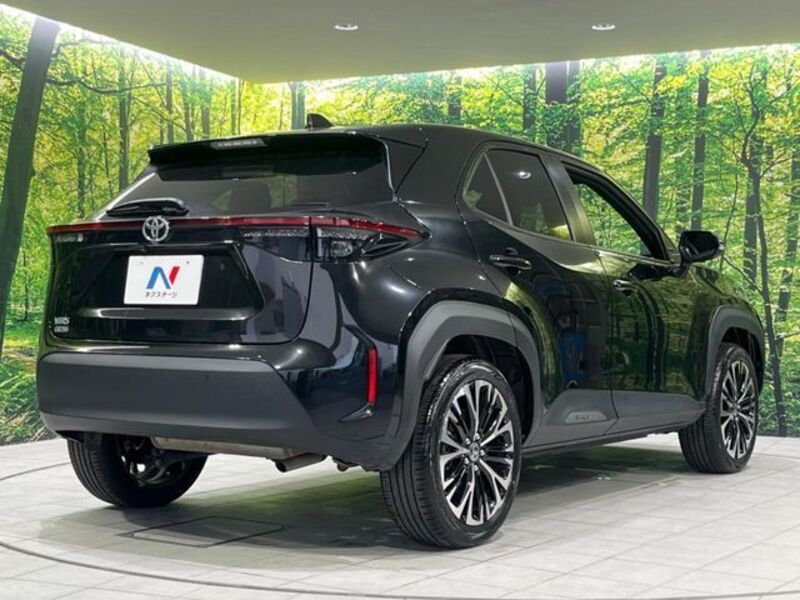 YARIS CROSS