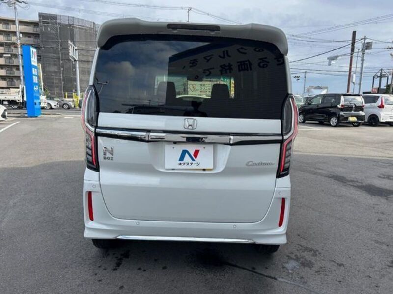 N BOX CUSTOM