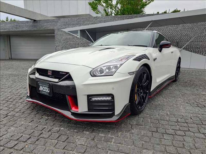 NISSAN GT-R
