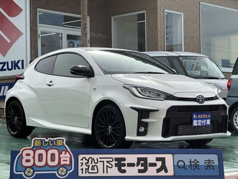 GR YARIS-0