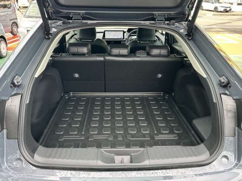 PRIUS PHV