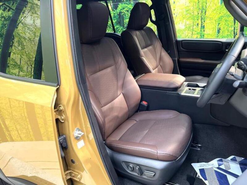 LAND CRUISER 250