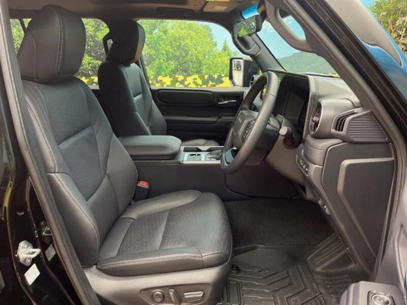 LAND CRUISER 250