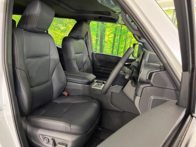 LAND CRUISER 250