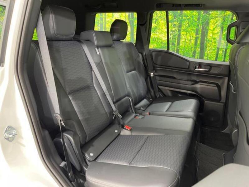 LAND CRUISER 250