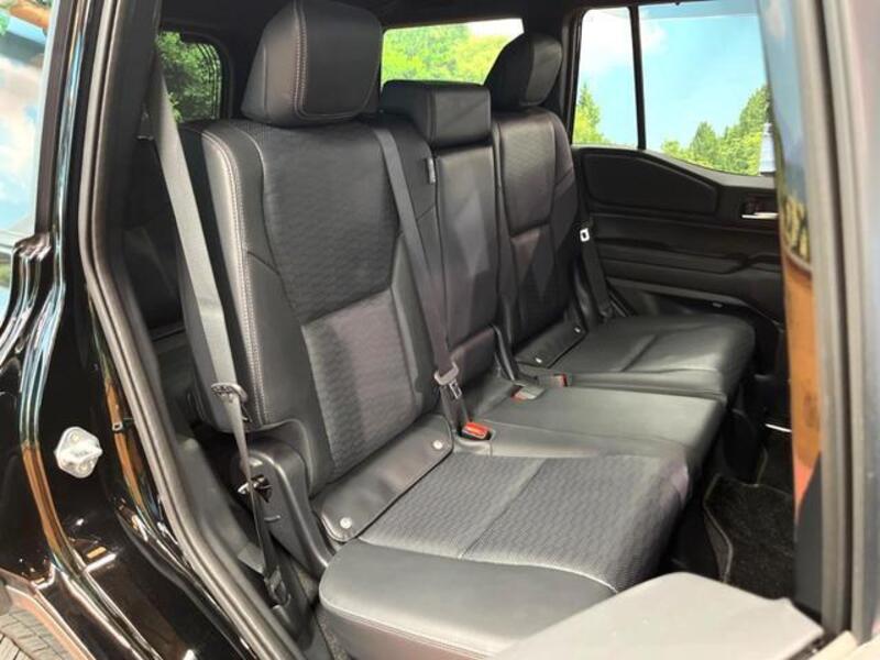 LAND CRUISER 250