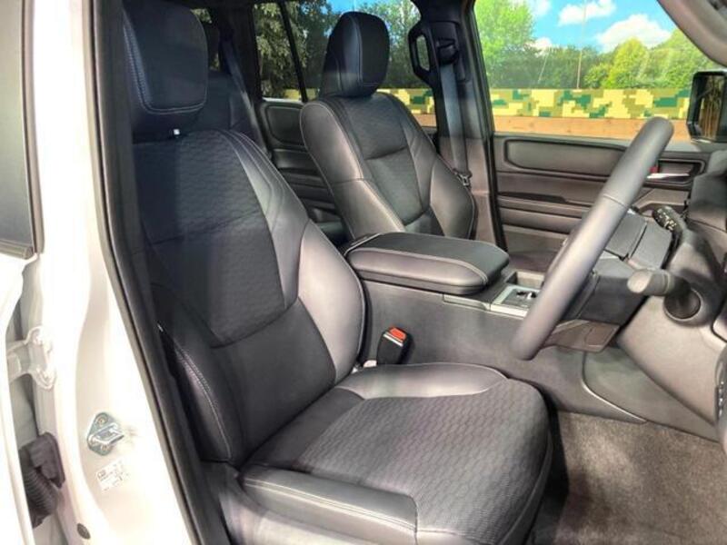LAND CRUISER 250