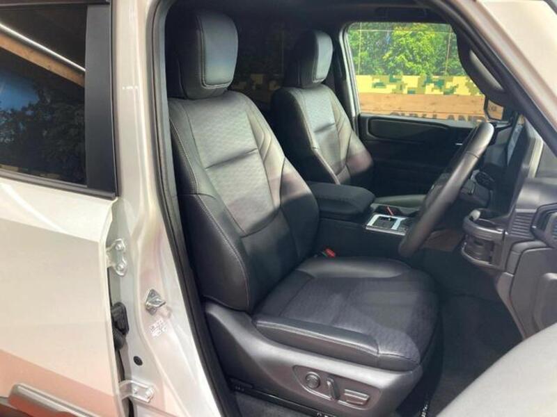 LAND CRUISER 250