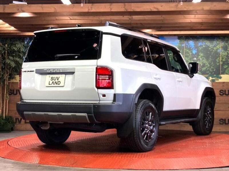 LAND CRUISER 250