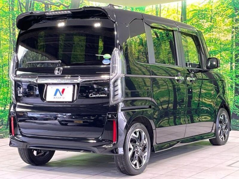 N BOX CUSTOM