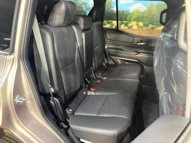 LAND CRUISER 250