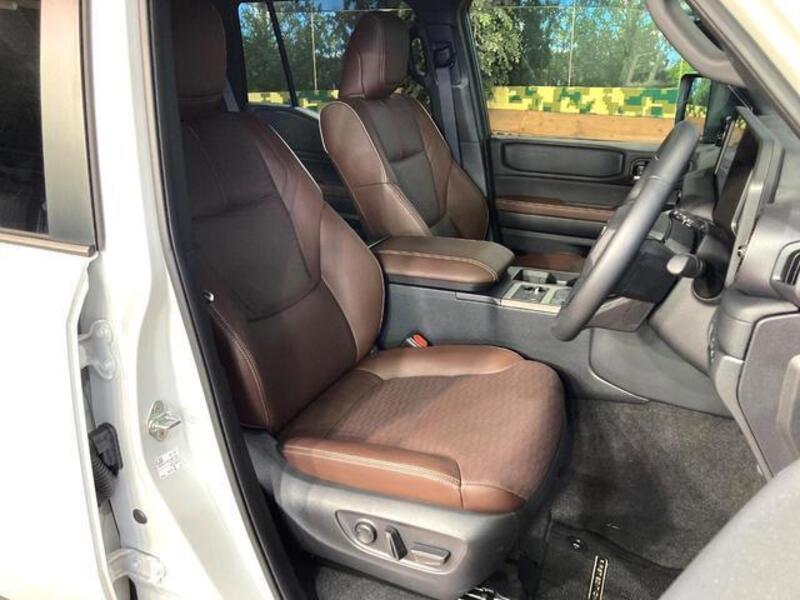 LAND CRUISER 250