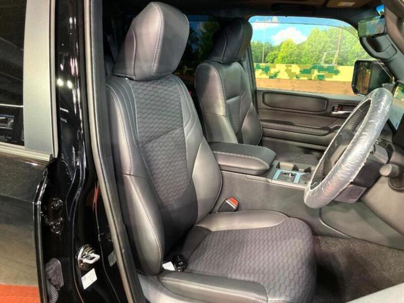 LAND CRUISER 250