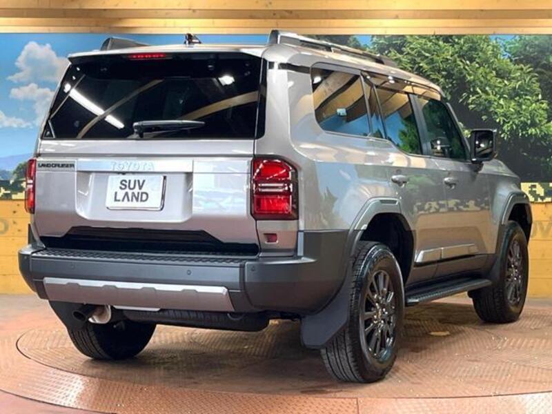 LAND CRUISER 250
