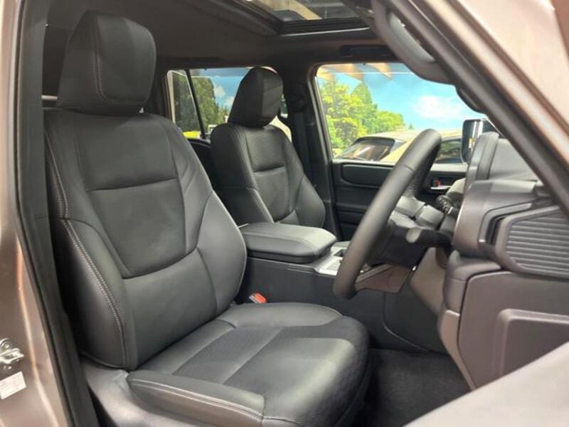LAND CRUISER 250