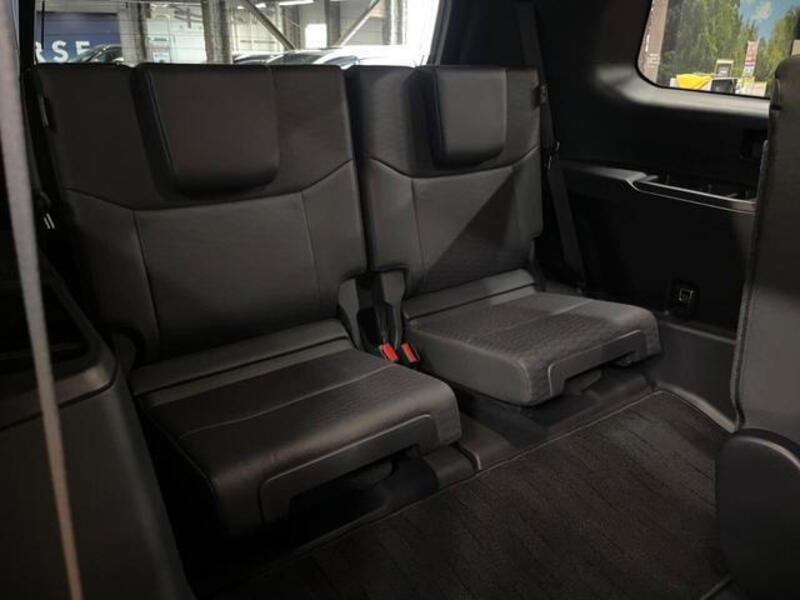 LAND CRUISER 250