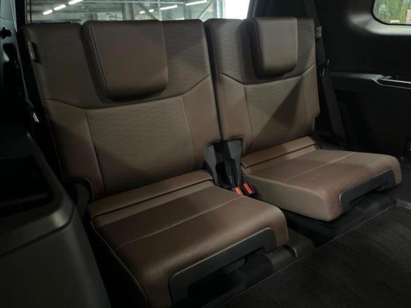 LAND CRUISER 250