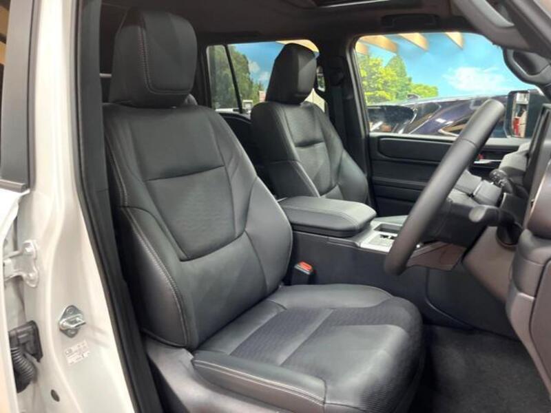 LAND CRUISER 250