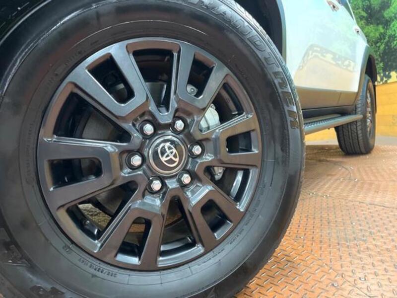 LAND CRUISER 250