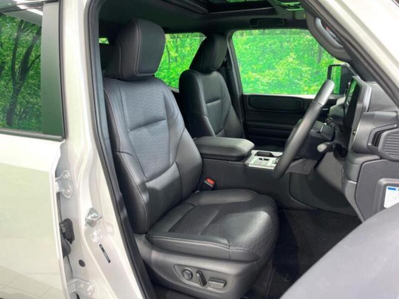 LAND CRUISER 250