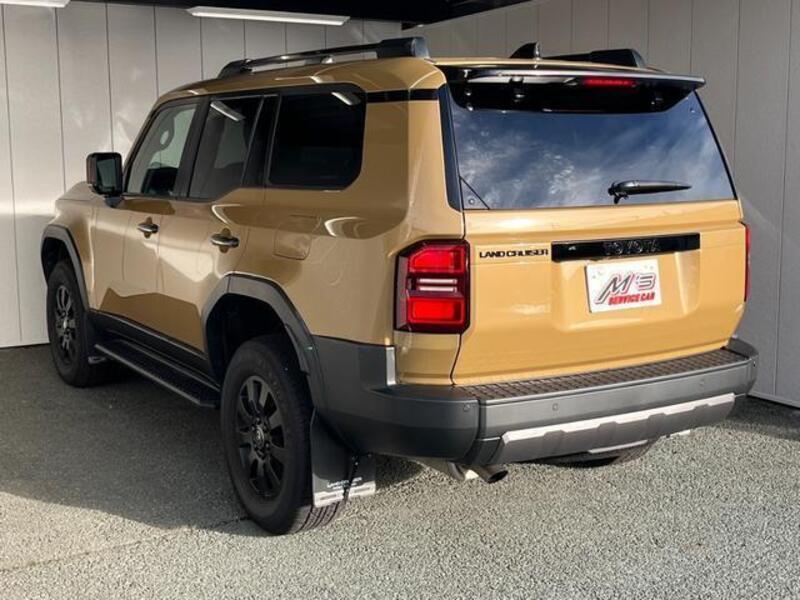 LAND CRUISER 250