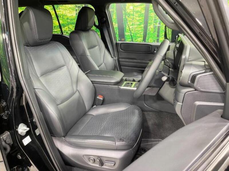 LAND CRUISER 250