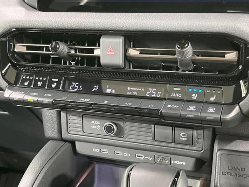 LAND CRUISER 250