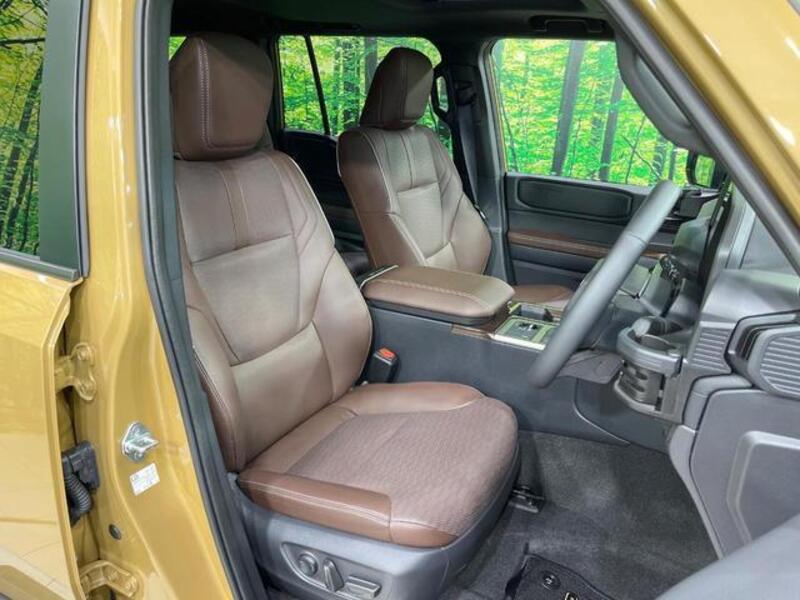 LAND CRUISER 250