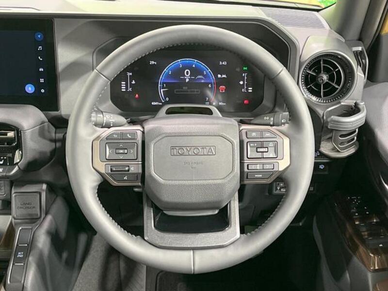 LAND CRUISER 250
