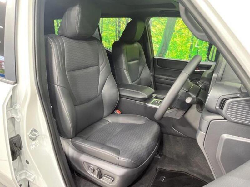 LAND CRUISER 250