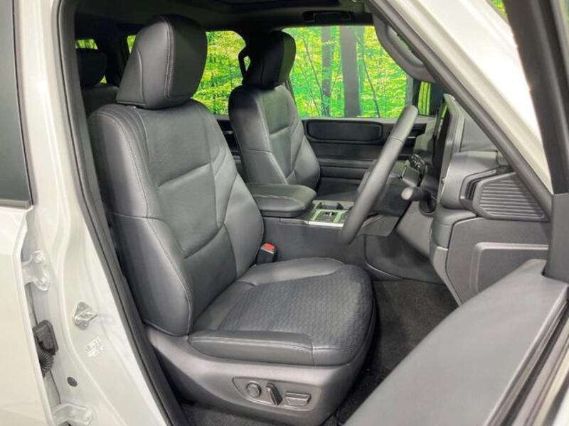 LAND CRUISER 250
