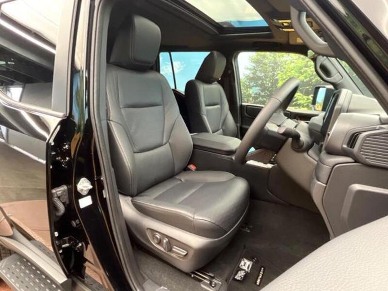 LAND CRUISER 250