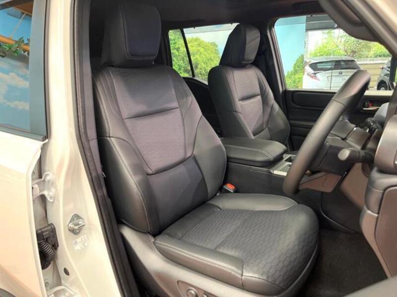 LAND CRUISER 250